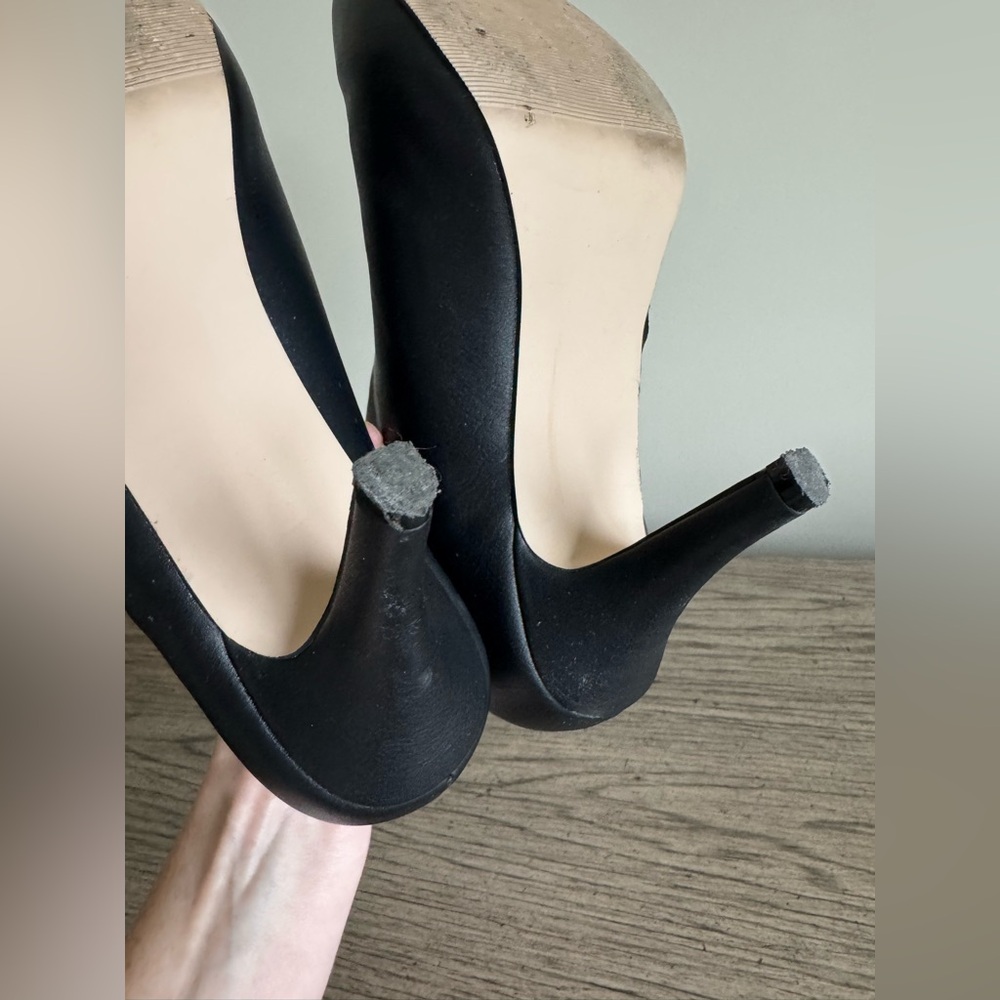 Madden Girl Black Ankle Boots EUC Booties Heeled Boots Ginger Faux Leather 7 - Picture 11 of 13